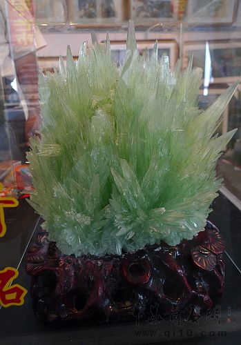 090711昆明石博会J028人工结晶的矾类假水晶1-3.JPG