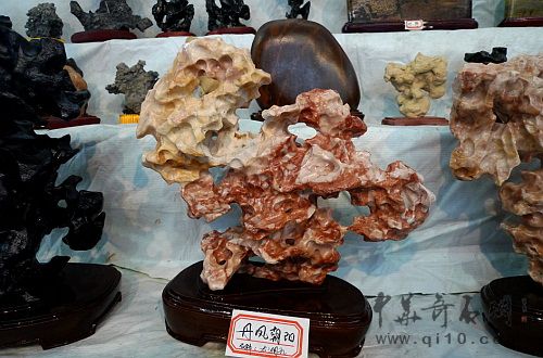 090711昆明石博会J047人工雕刻酸处理仿太湖石1-2.JPG