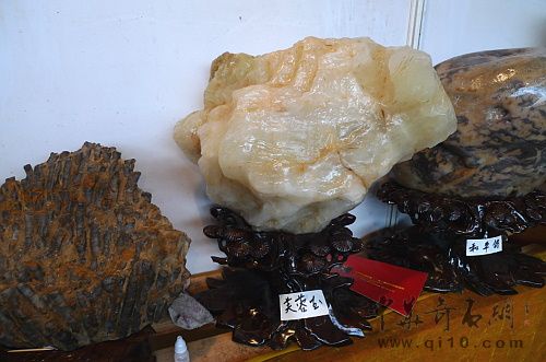 090711昆明石博会J053盐酸处理奇石1-1.JPG