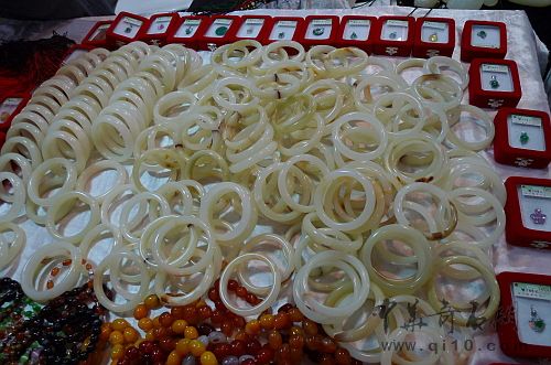 090711昆明石博会J060大理石材质的仿和田玉手镯1-1.JPG